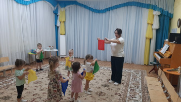 "Утренняя гимнастика в музыкальном зале" "Утренняя гимнастика в музыкальном зале".